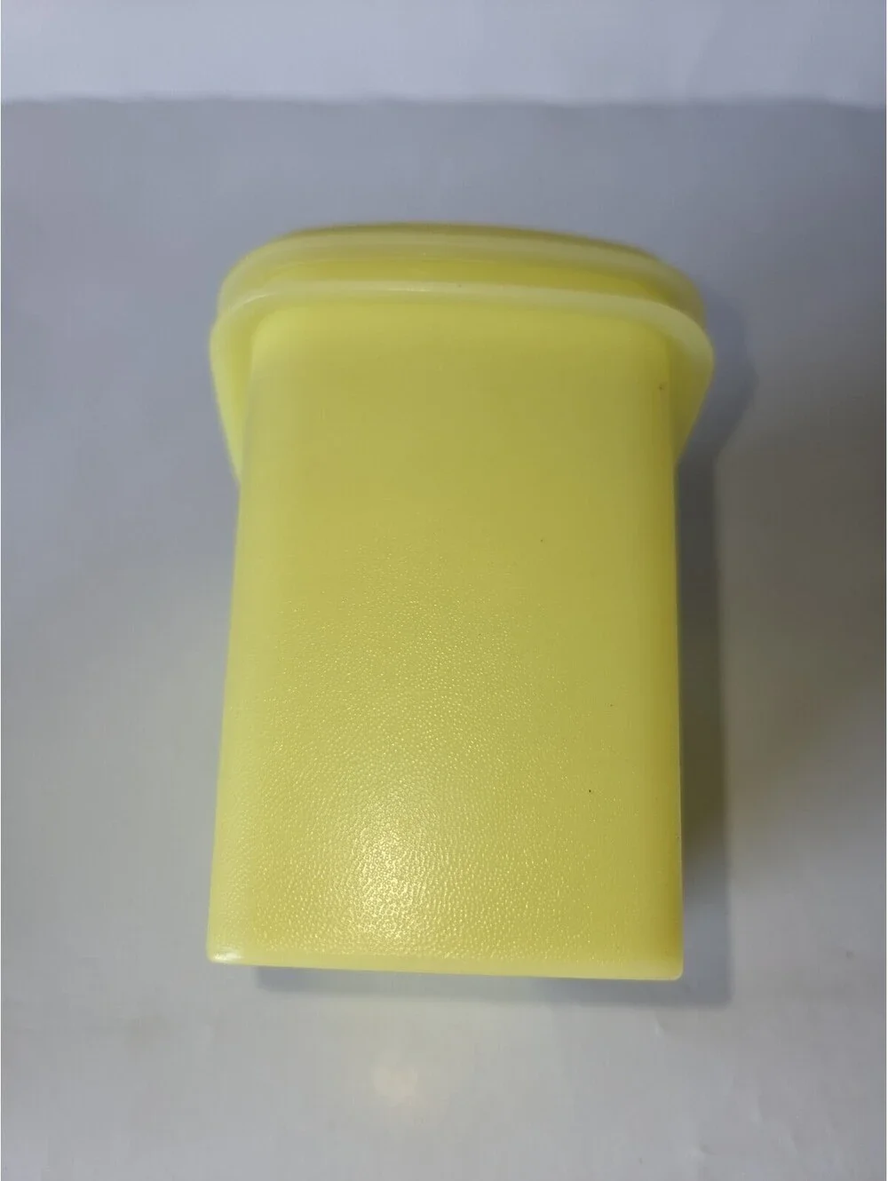 Vintage Tupperware Shelf Saver #1243 -8 Container  With Lid Yellow A12